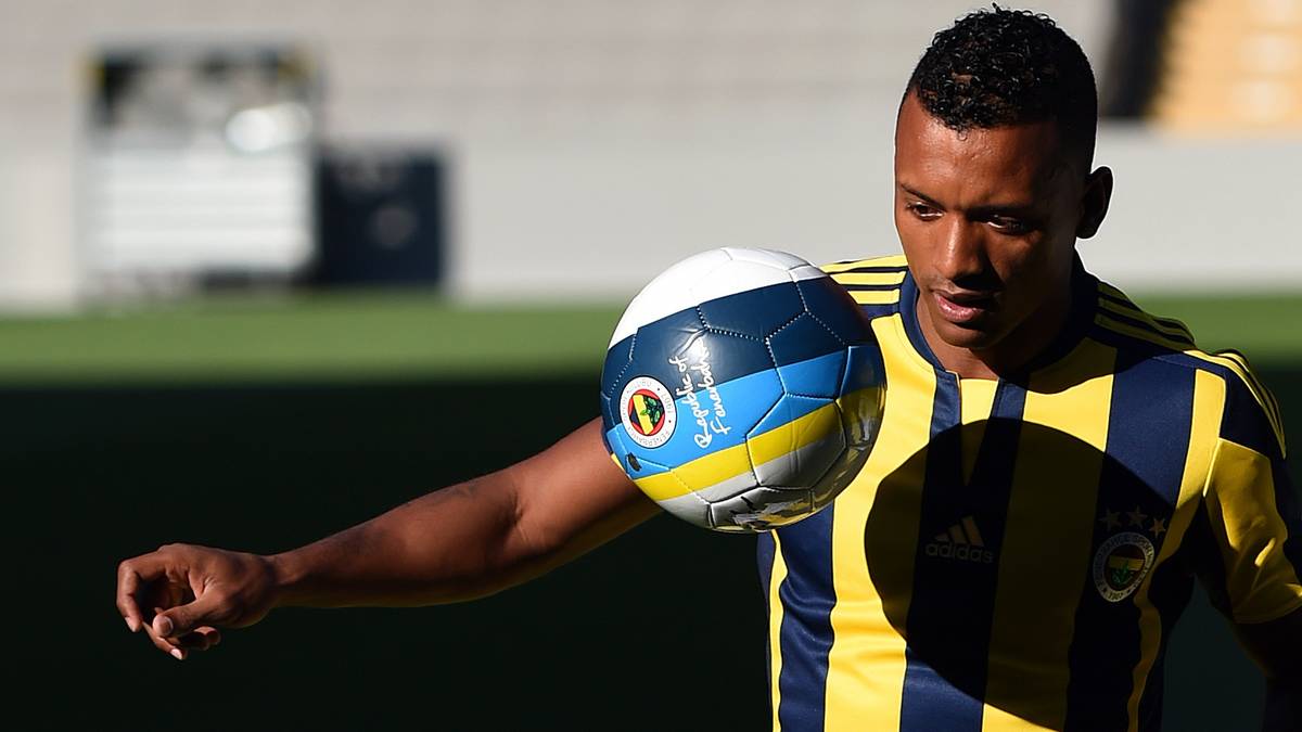 Ebenfalls im Sommer von United zu Fenerbahce gewechselt: Nani. Für den Portugiesen läuft es dabei schon besser als für van Persie: Zwei Tore und zwei Vorlagen in der Süper-Lig sprechen für den 28-Jährigen
