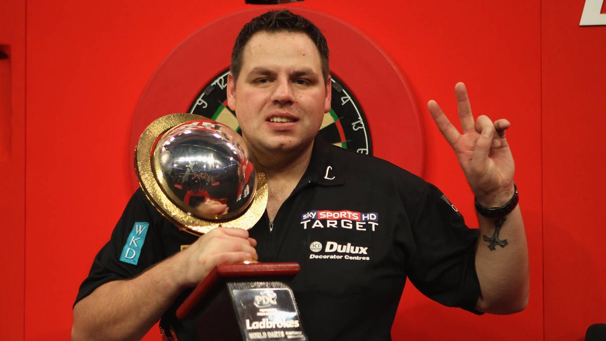 Im Finale setzt sich Lewis dann recht ungefährdet mit 7:3 gegen Andy Hamilton durch und holt seinen zweiten WM-Titel in Folge