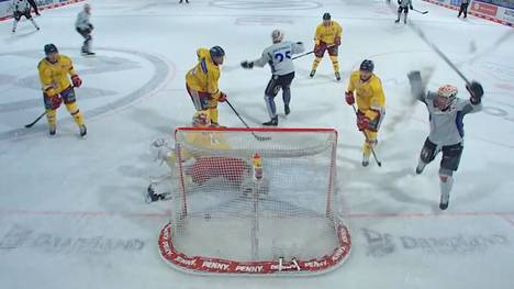 Die Grizzlys Wolfsburg und die Düsseldorfer EG liefern sich in der DEL ein spektakuläres Duell. Am Ende sehen die Zuschauer sage und schreibe 13 Treffer!