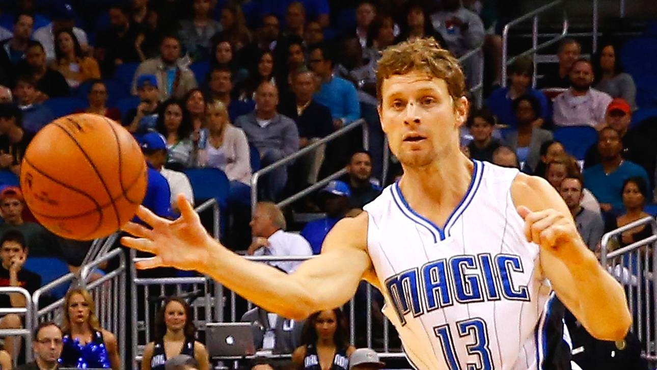 Ridnour wird herumgereicht