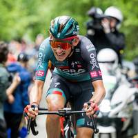 Auf der Königsetappe des 106. Giro d‘Italia verliert der deutsche Radprofi Lennard Kämna spät im Finale den Anschluss an die Spitze.