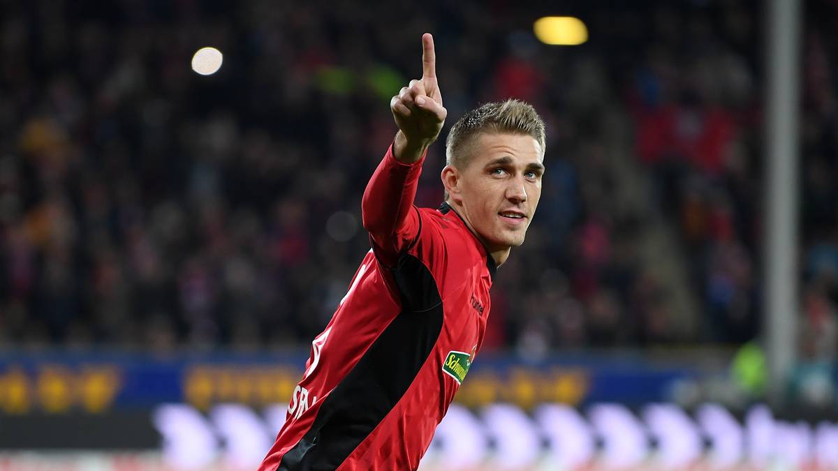 9. SPIELTAG - Gerade mal zehn Sekunden sind gespielt, da zeigt Schiedsrichter Robert Hartmann auf den Punkt und Nils Petersen trifft zur frühen Freiburger Führung gegen Gladbach. In 55 Jahren Bundesliga gab es nur im Februar 2015 bei der Partie Paderborn gegen den HSV einen noch schnelleren Elfmeter - nämlich nach acht Sekunden