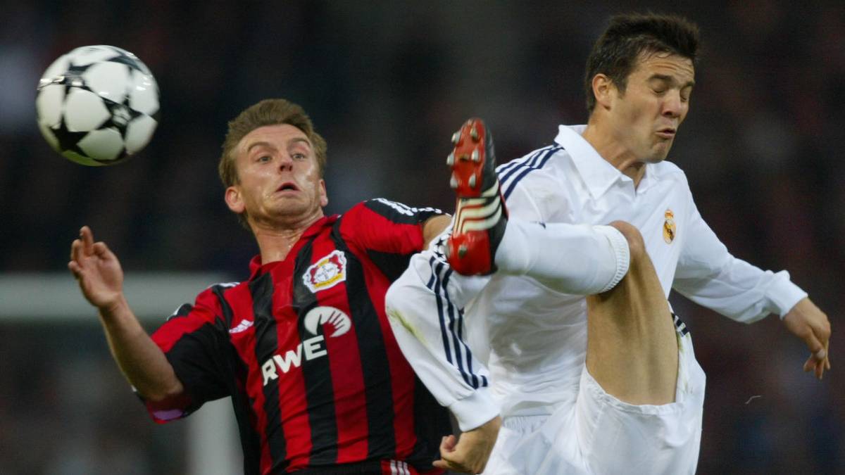 Der gebürtige Jenaer steht mit Bayer im Champions-League-Finale 2002 gegen Real Madrid, wird zweimal Vizemeister und bestreitet 81 Länderspiele