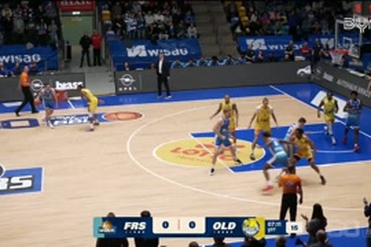 SKYLINERS Frankfurt - EWE Baskets Oldenburg
