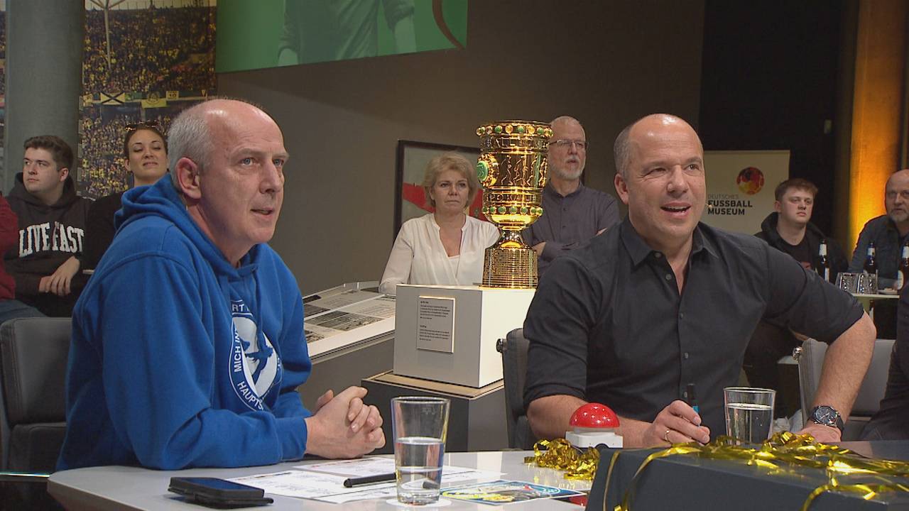 SPORT1 Fantalk: So diskutieren Basler, Calmund und Co den Messi-Fehlschuss
