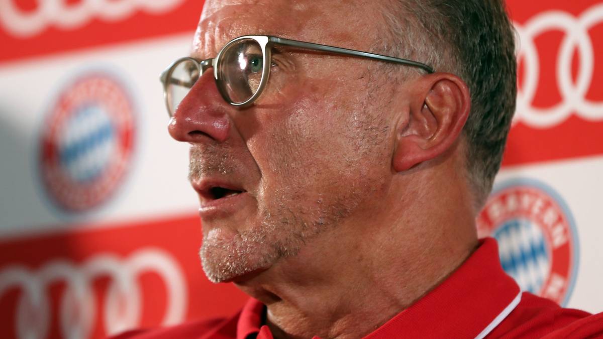 Rummenigge reagiert vor dem Liga-Start "erstaunt über die Aussage". Bei "Eurosport" schließt er zudem einen Abgang des Stürmers aus: "Wir haben vom ersten Tag gesagt: Egal welcher Betrag auf dem Tisch liegt, wir verkaufen nicht"