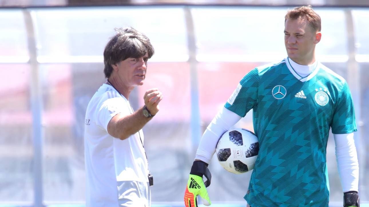 Weltfußballer: Löw und Neuer uneins