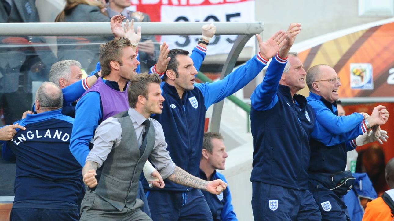 England's injured midfielder David Beckh