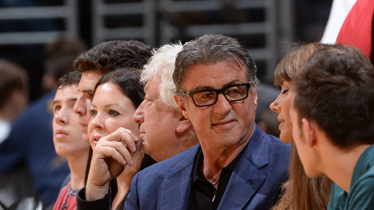 Auch Sylvester Stallone ist im Staples Center zu gasz