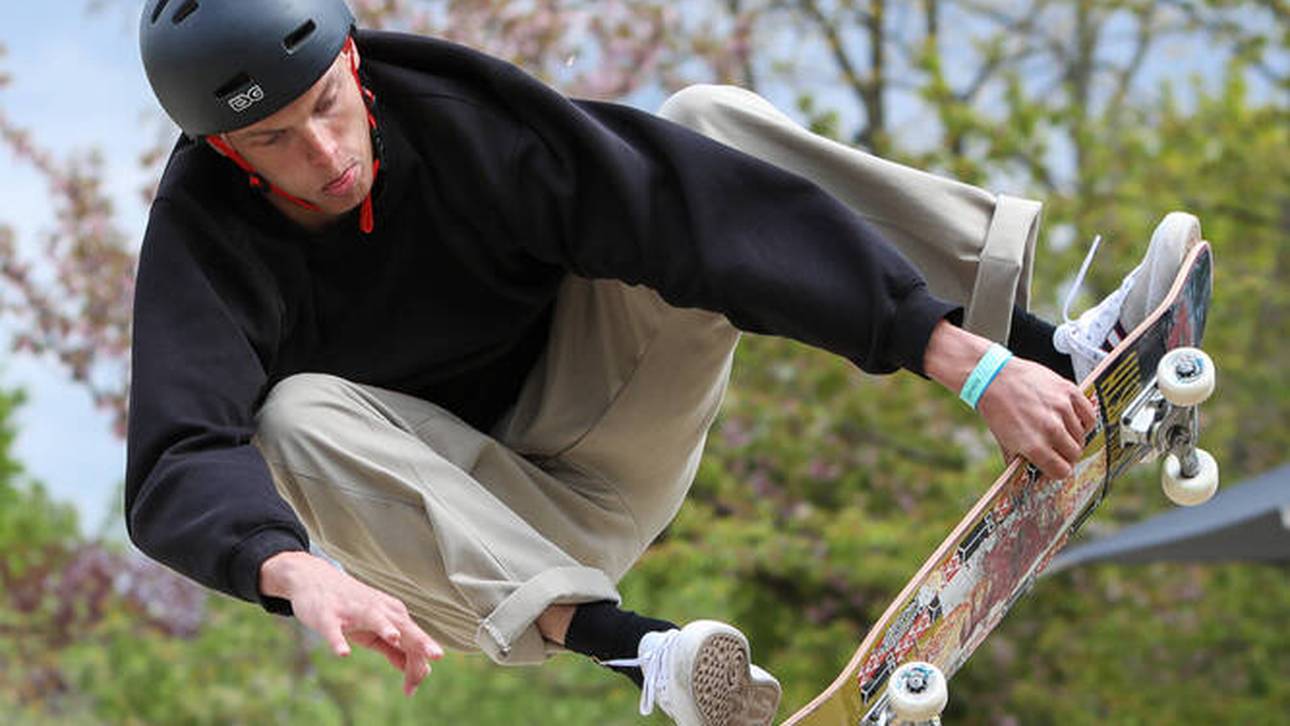 Skateboarder trotzt schwerer Verletzung