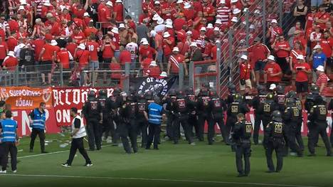 Unterhaching gewinnt das Rückspiel der Aufstiegsrunde und steigt in die dritte Liga auf. Beim Abschied von Sandro Wagner kommt es jedoch ebenfalls zu einem Fan-Eklat samt Polizeieinsatz.