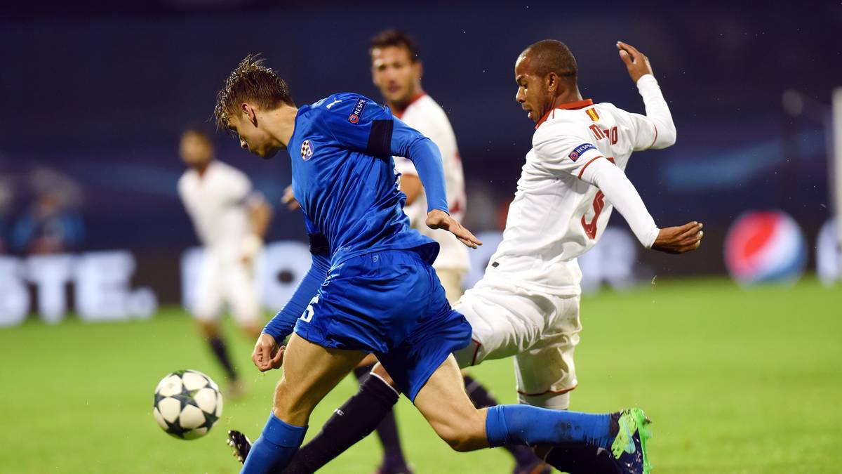 Auch Borna Sosa (l., gekommen von Dinamo Zagreb) fällt in die Kategorie hochveranlagt. Der Linksverteidiger ist mit 20 Jahren noch am Anfang seiner Laufbahn. Nun muss er sich im Zweikampf gegen Routinier Emiliano Insua beweisen