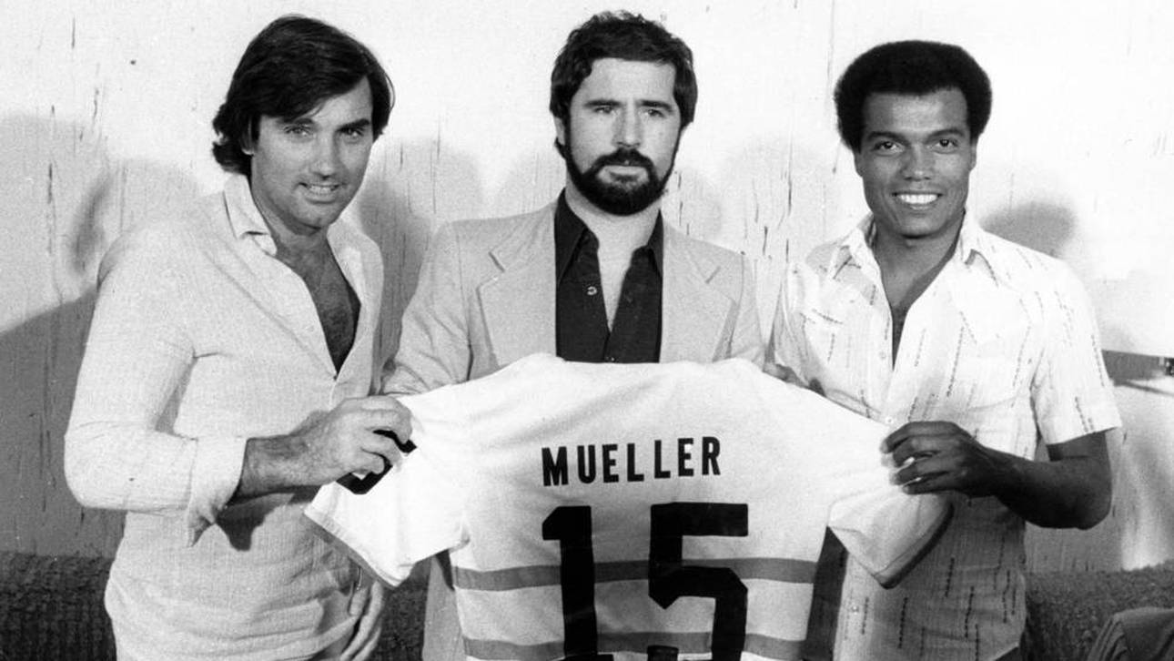 Neuzugang Gerd Müller (Mitte) mit Teófilo Cubillas (r.) und George Best 