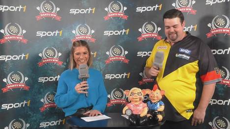 Gabriel Clemens berichtet vor seinem Auftaktmatch gegen William O‘Connor von seiner turbulenten Anreise nach London.