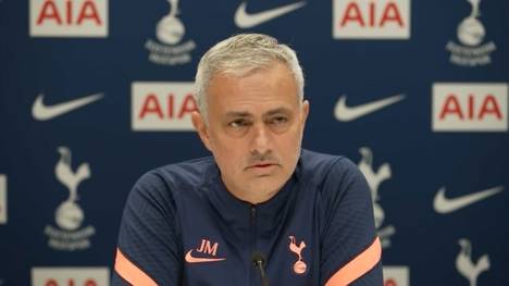 Jürgen Klopp lobt José Mourinhos Comeback-Qualitäten, doch der Portugiese will darauf nicht eingehen und geht stattdessen zum Angriff über.