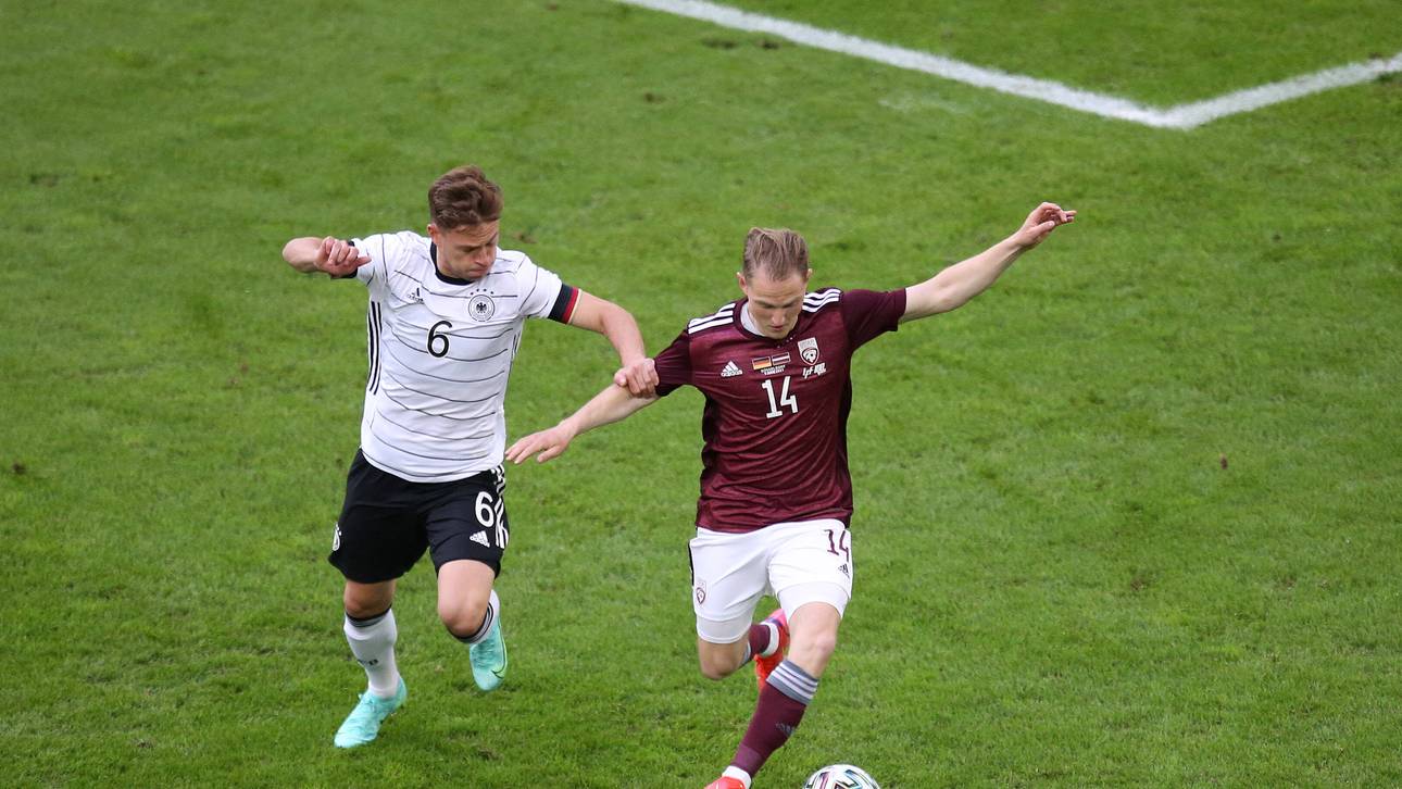 VOTING: Wo soll Kimmich spielen?