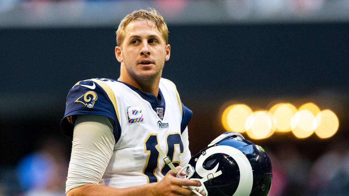 LOS ANGELES RAMS: Eine rein hypothetische Variante, die aber für beide Seiten Sinn ergeben würde. Die Rams haben bereits ein Super-Bowl-würdiges Team, das aber durch die riesigen Gehälter am Limit agiert und in den kommenden Jahren sparen muss. Free Agent Brady würde nicht so viel Geld verschlingen wie der mit einem Mega-Vertrag ausgestattete Jared Goff (Bild)