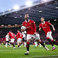 Ein Konsortium aus Katar hat im Rennen um die Übernahme des englischen Traditionsklubs Manchester United ein zweites Angebot abgegeben.