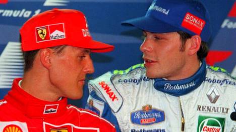 Mit Jacques Villeneuve schafft sich Schumi einen Erzfeind, als er in Jerez eine Kollision provoziert. Den WM-Titel holt der Kanadier 
