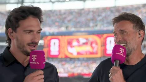 Vor dem Endspiel der Fußball-Weltmeisterschaft schwärmen Jürgen Klopp und Mats Hummels von Superstar Lionel Messi und erklären, was den Argentinier so besonders macht.