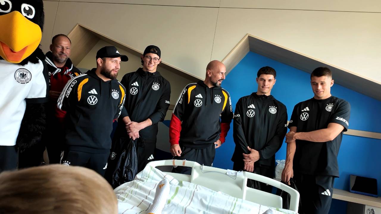 DFB-Spieler sorgen für rührenden Auftritt
