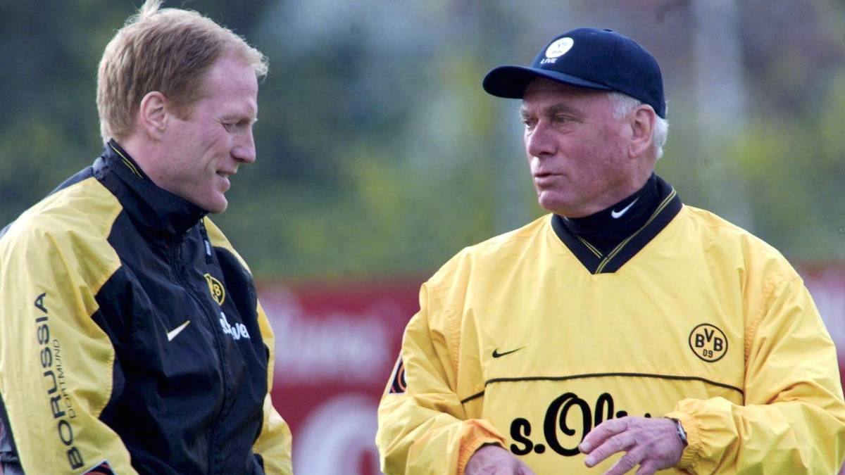 Das denkwürdige Comeback Nummer 2 feierte der 2015 verstorbene Lattek im Jahr 2000 als Feuerwehrmann beim abstiegsbedrohten BVB. Als Duo mit dem jungen Matthias Sammer schloss er seine einmalige Karriere mit dem erfolgreichen Klassenerhalt ab