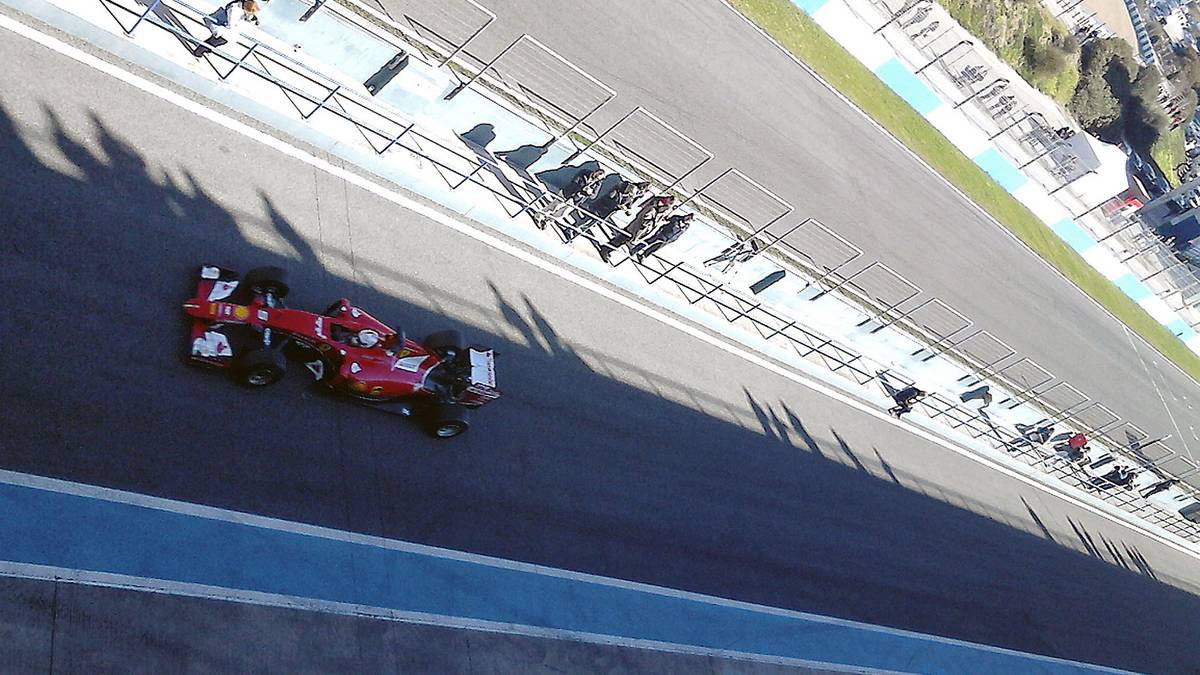 Sebastian Vettel testet seinen neuen Ferrari-Boliden in Jerez