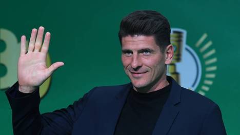 Mario Gómez spricht über die Ankunft von Harry Kane beim FC Bayern. Der Ex-Stürmer des deutschen Rekordmeisters warnt den neuen Star.