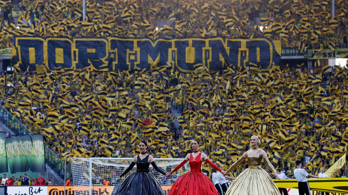 Am Ende wird der BVB Vizemeister und verliert auch das Pokalfinale im Elfmeterschießen gegen den FC Bayern - die Revanche für 2012. Der BVB möchte endlich wieder einen Titel holen