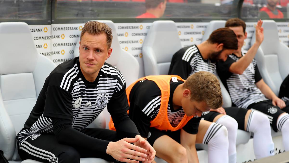 MARC-ANDRE TER STEGEN (ab 46.): Bekam vom Bundestrainer seine verdiente Spielzeit. Hielt, was zu halten war, sogar einen Saudi-Elfmeter (84.). Beim Nachschuss-Gegentor war er machtlos (85.). Wird wohl die beste Nummer zwei sein, die es bei einer WM geben kann. SPORT1-Note: 2,5