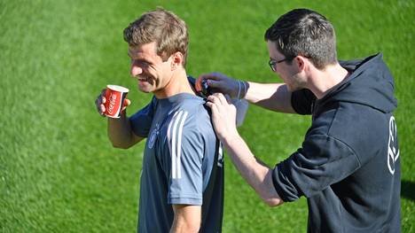 Die Nationalmannschaft startet in Seefeld ihre Vorbereitung auf die EM. Mit dabei sind die Rückkehrer Thomas Müller und Mats Hummels.