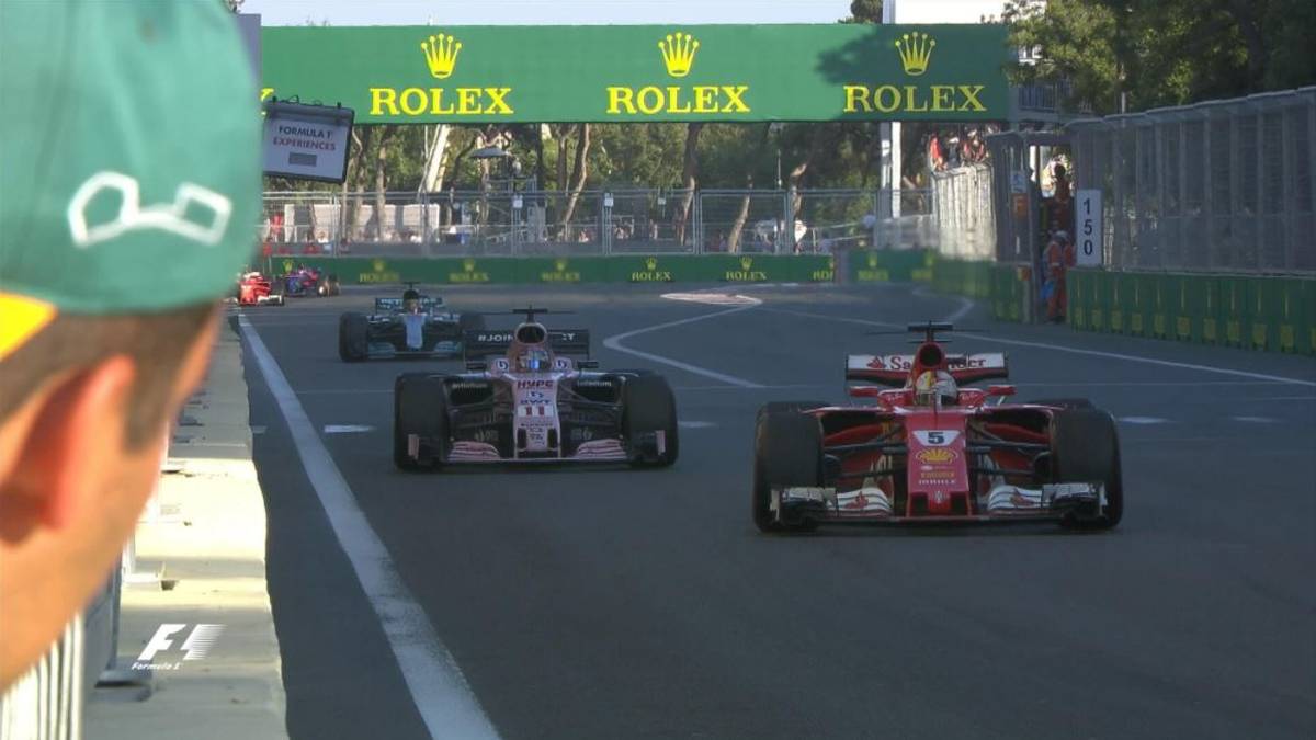 ...und kommt vor Hamilton wieder aus der Box