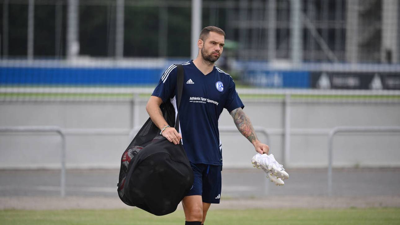 Pierre Michel Lasogga will die jungen bei Schalke 04 anführen