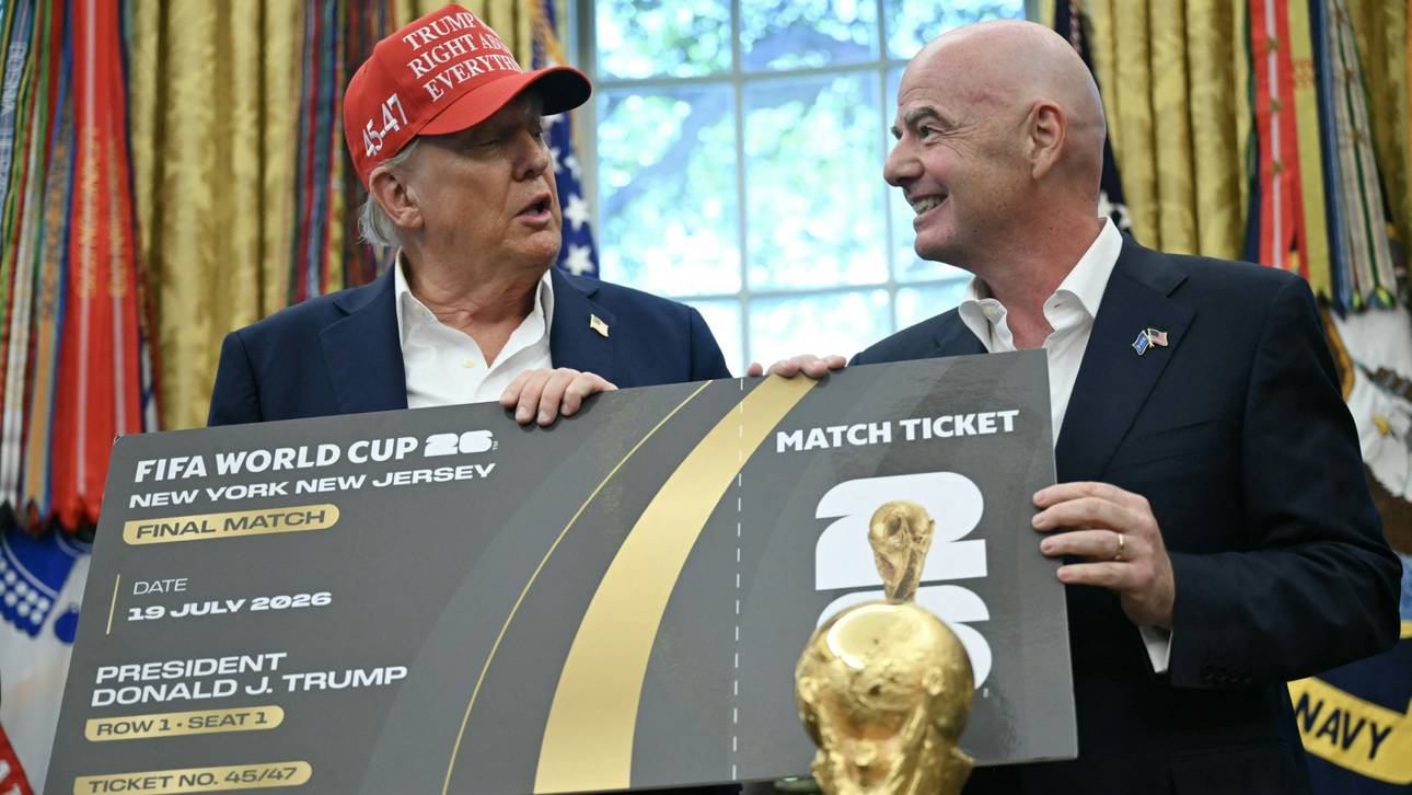 Gianni Infantino (r.) und US-Präsident Donald Trump
