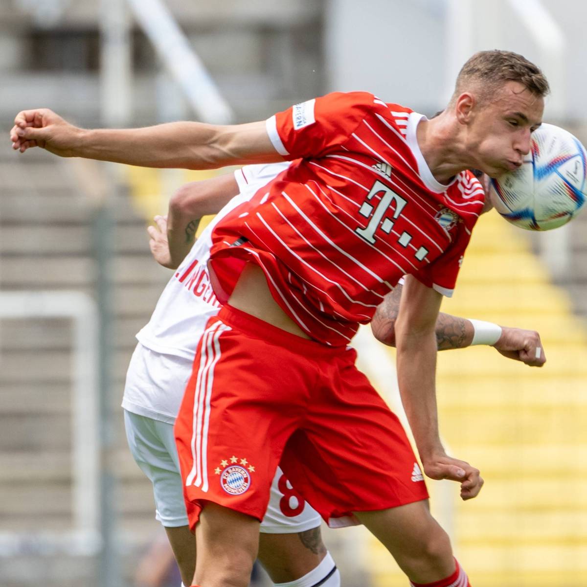 Der  FC Bayern II bezieht in der Regionalliga die zweite Saisonpleite. Auch Mega-Talent Lovro Zvonarek ist kein Faktor.