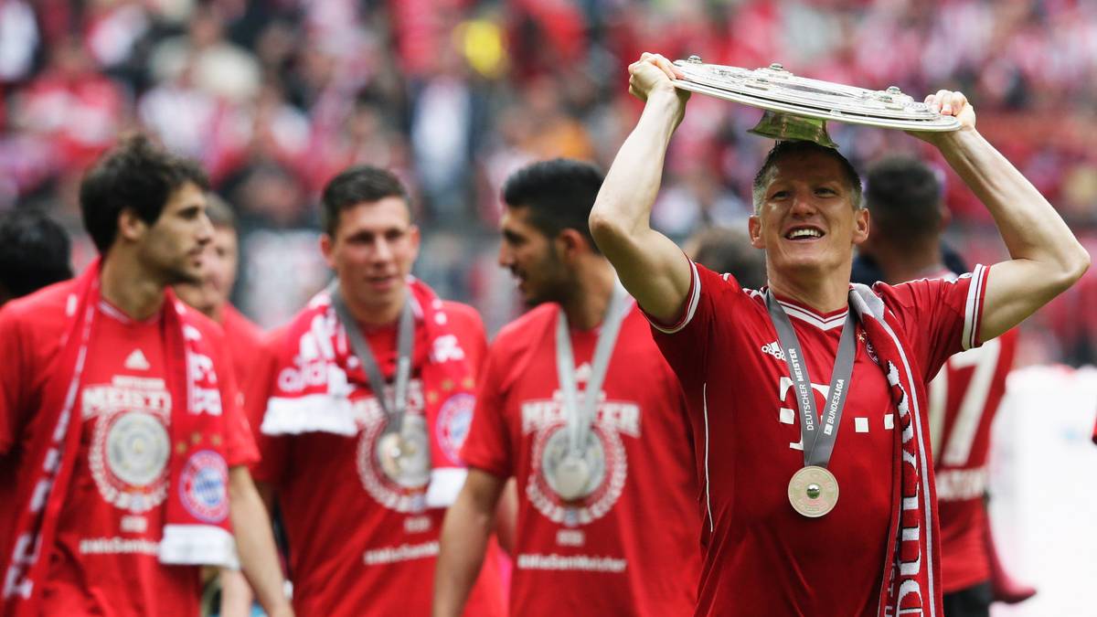 Es ist die bisher erfolgreichste Saison für den FC Bayern und seinen Anführer. Schon fünf Spieltage vor Schluss fährt der Rekordchampion den Meistertitel ein