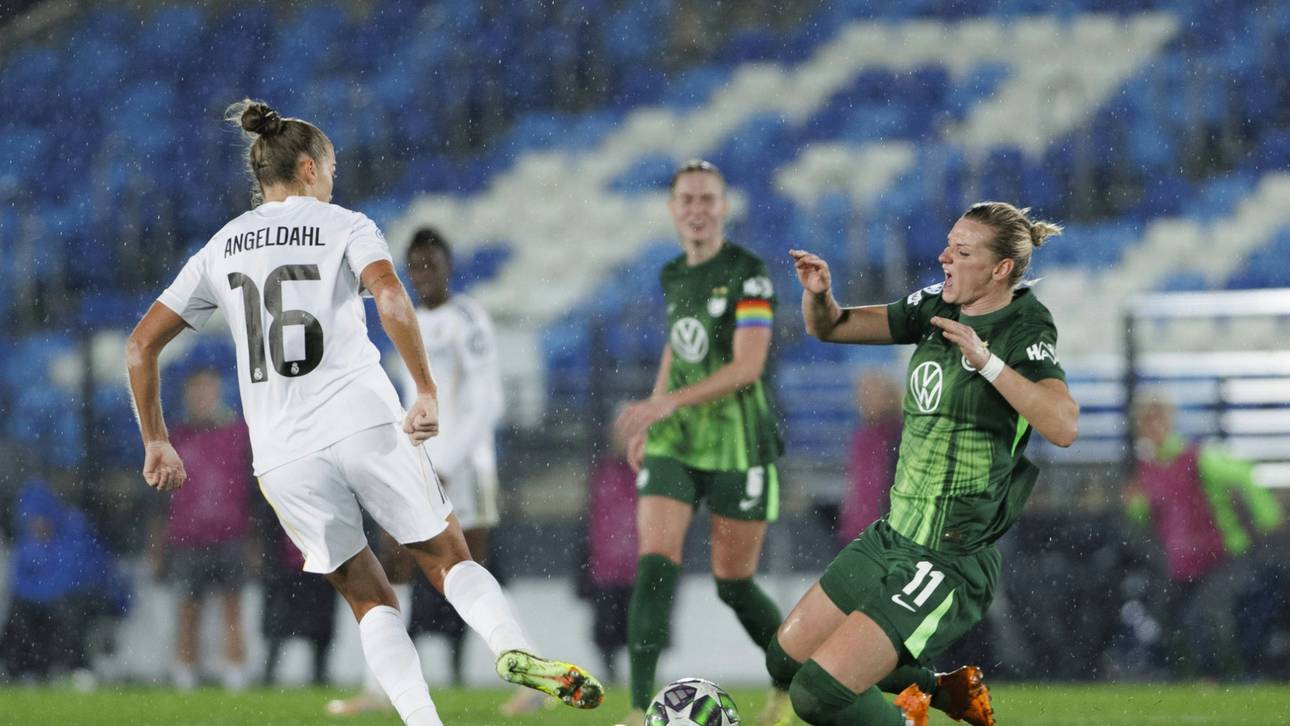 Wolfsburg verliert trotz langer Überzahl