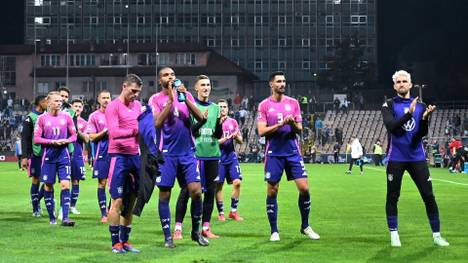 Die deutschen Nationalspieler nach dem 2:1 in Bosnien