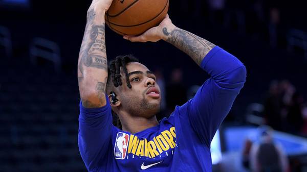 SAN FRANCISCO, CALIFORNIA - DECEMBER 25: D'Angelo Russell #0 of the Golden State Warriors warms up prior to the start of an NBA basketball game against the Houston Rockets at Chase Center on December 25, 2019 in San Francisco, California. NOTE TO USER: User expressly acknowledges and agrees that, by downloading and or using this photograph, User is consenting to the terms and conditions of the Getty Images License Agreement. (Photo by Thearon W. Henderson/Getty Images)