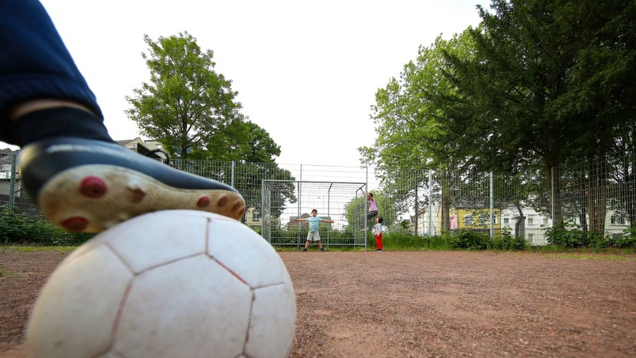 DFL-Stiftung startet Programm „Bundesliga bewegt“