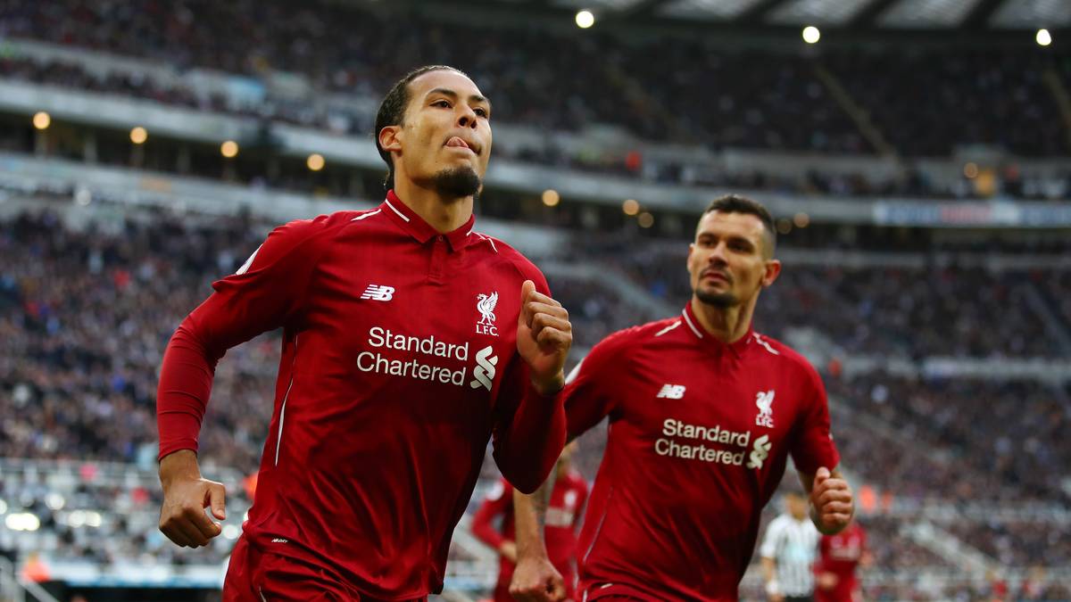 VIRGIL VAN DIJK: Wurde von den Kollegen aller Klubs zum Spieler der Saison gekürt. Das sagt eigentlich schon mehr als jede Bewertung. Hinten bombensicher, nach vorne vor allem in der Luft brangefährlich