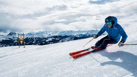 "Top Wintersport Ausrüstung im Sale bei Sportscheck – Sichern Sie sich jetzt die besten Angebote!"