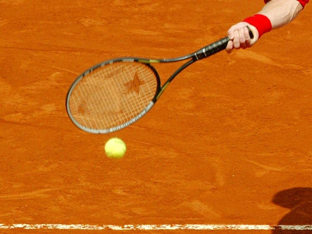 Tennis-Talent ohne Rückhand sorgt für Furore im Netz
