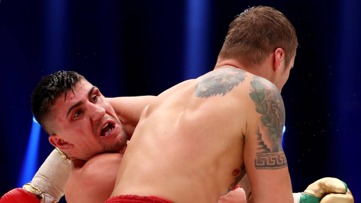 Huck gerät bereits in der Anfangsphase des Duells ins Hintertreffen. Der Lette kontrolliert und setzt die klareren Treffer