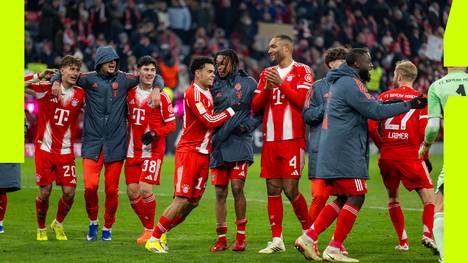 Der FC Bayern hat sein Nachwuchstalent Felipe Chavez abgegeben, während Ex-Profi Bouna Sarr einen neuen Verein findet. Den größten Coup am Deadline Day landet RB Leipzig mit Brajan Gruda.