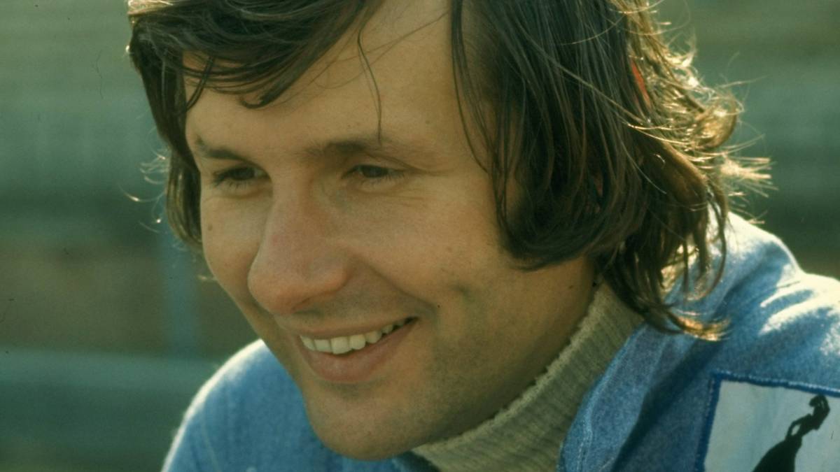 JEAN-PIERRE JARIER (1975): Shadow (2), Lotus (1), 3 Poles
