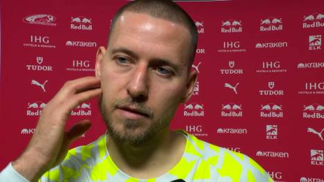 Der nicht gegebene Elfmeter in der Nachspielzeit im Topspiel zwischen Dortmund und Leipzig erhitzt die Gemüter. Beim BVB ist man empört und blickt kritisch auf den VAR. Selbst bei Leipzig sieht man die Situation ähnlich, pro BVB.