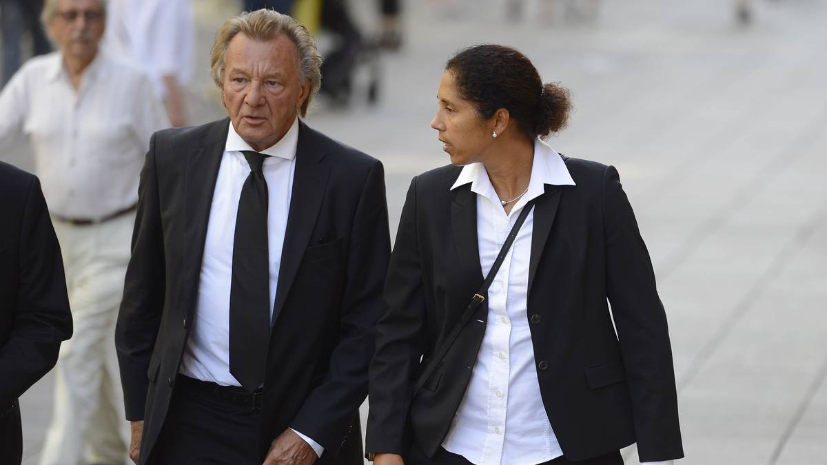 Der Präsident des FSV Mainz 05, Harald Strutz, und Ex-Nationalspielerin Steffi Jones