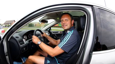 Andre Breitenreiter vom FC Schalke 04 im Auto