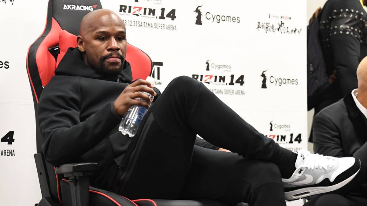 Zusätzlich musste er 100 Stunden Sozialarbeit verrichten und an einem einjährigen Kurs gegen häusliche Gewalt teilnehmen. Aus der Haft wurde der in schwierigen Verhältnissen aufgewachsene US-Amerikaner bereits nach 63 Tagen entlassen